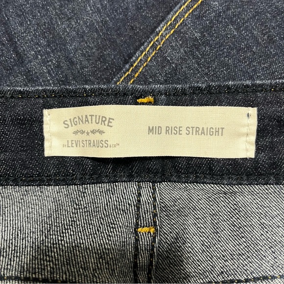 Signature Levi Strauss Mid Rise Straight Blue Jeans Sz 14M - Picture 9 of 9